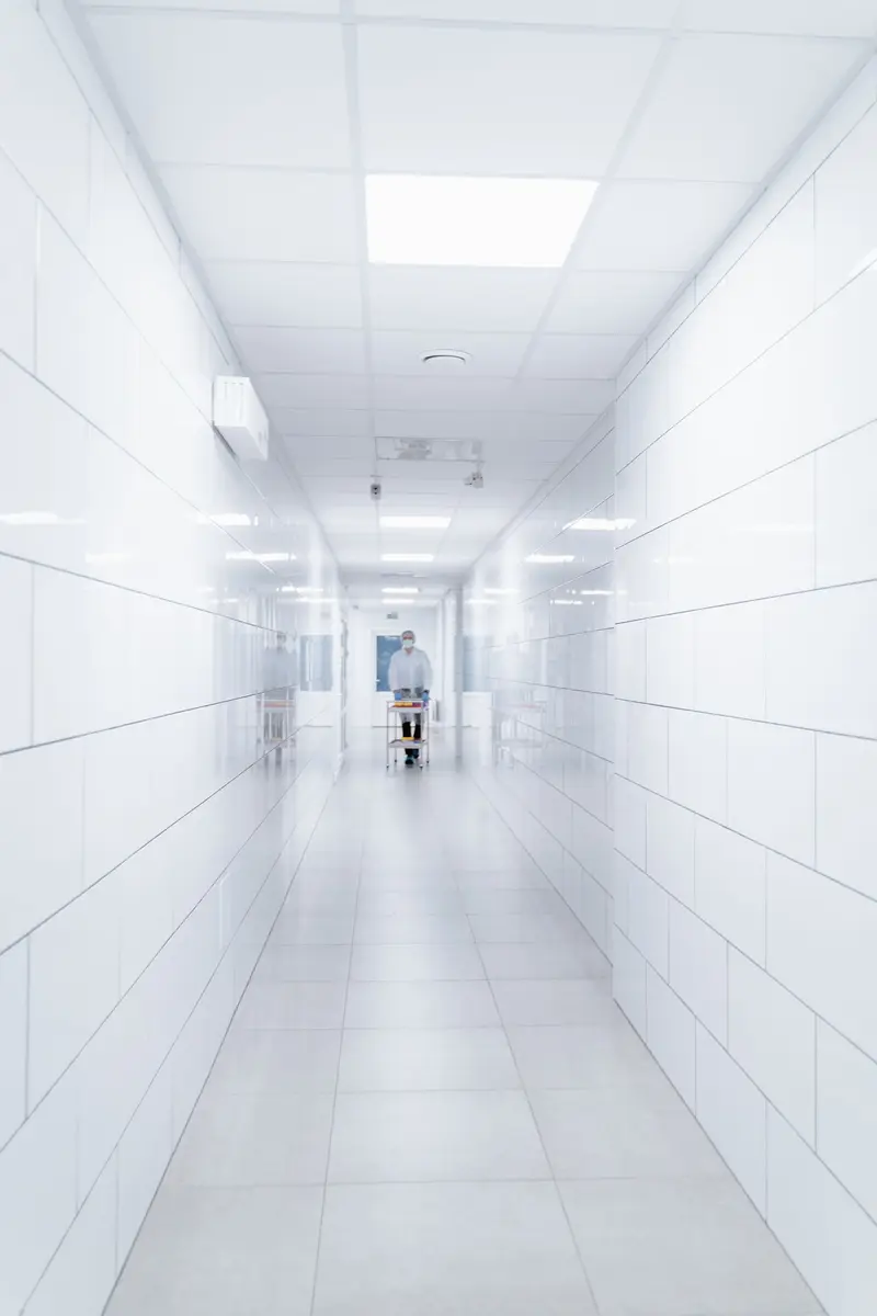 Pasillo de hospital moderno